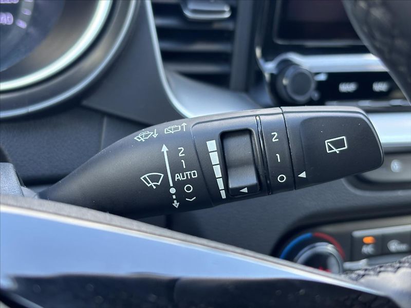 Kia Ceed 1,5 TGDi TOP ZÁRUKA NAVI KAMER - fotka 34 z 41
