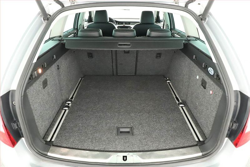 Škoda Superb (2010) 1.8 TSI, 4X4, Tempomat - fotka 17 z 18
