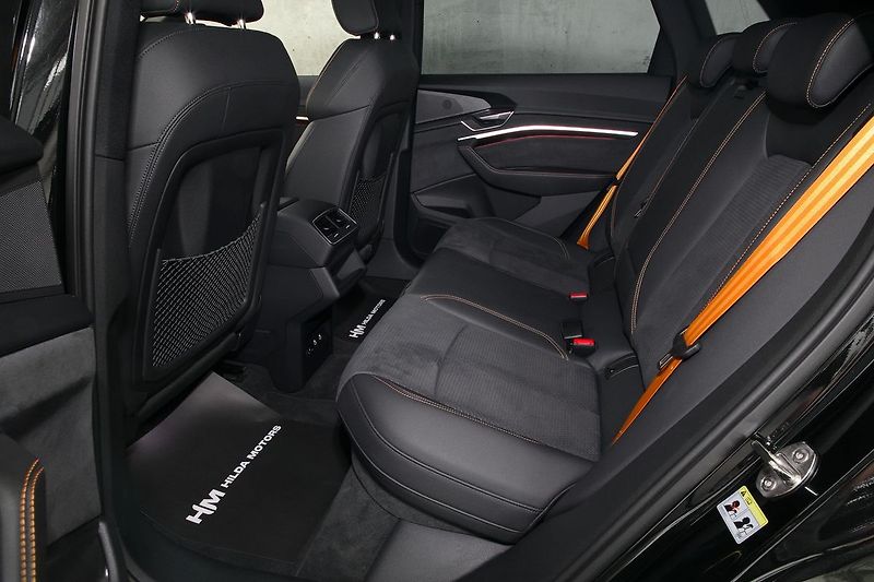 Audi e-tron 55 300kW S-line BlackEdi NV TZ - fotka 16 z 44