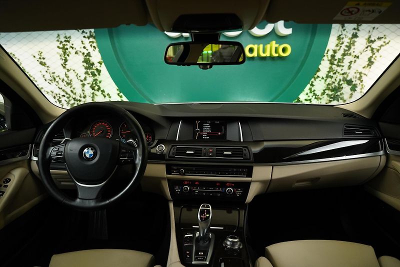 BMW Řada 5 - fotka 5 z 25