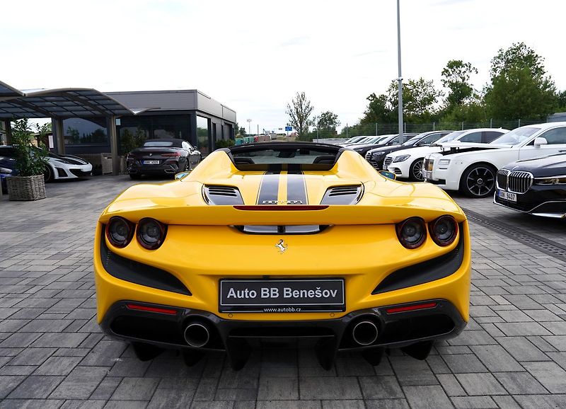 Ferrari F8 Spider/6700km/720 PS - fotka 13 z 51