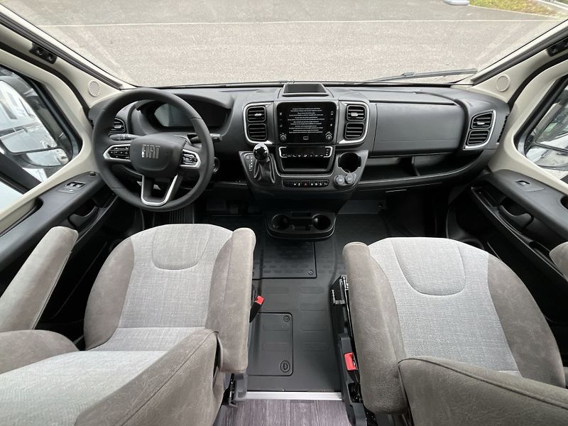 Weinsberg (2027) CaraBus GREY 630 MEG Edition F - fotka 11 z 22