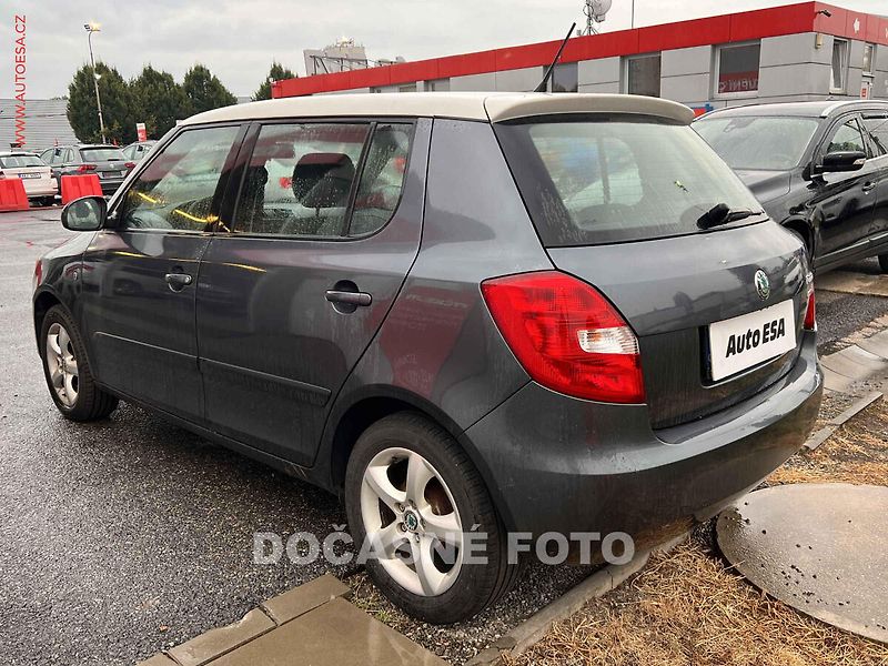 Škoda Fabia (2012) 1.2TSi, AC - fotka 2 z 3