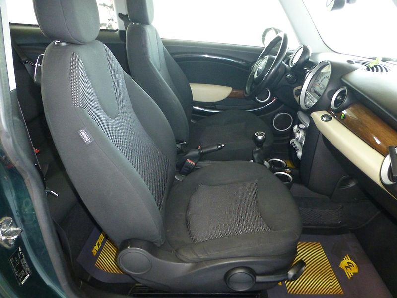 Mini One (2009) 1,4i-70KW*KLIMA*ALUKOLA* - fotka 15 z 20