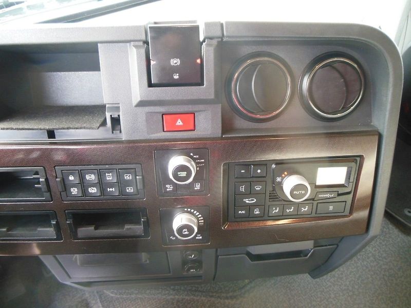 Renault Trucks T T520 HIGH, COMFORT, LOWDECK, T - fotka 15 z 19