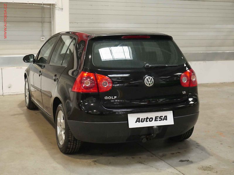 Volkswagen Golf (2005) 1.6, AC, el. výbava - fotka 4 z 14