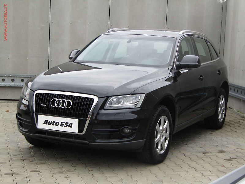 Audi Q5 (2012) 2.0TDi Quattro, AT, park - fotka 3 z 16