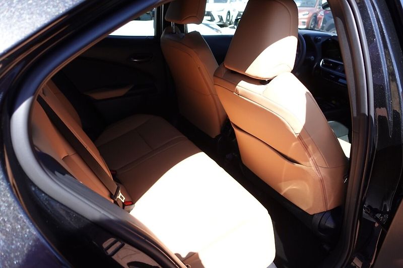 Lexus UX 300h UX300h F SPORT Design - fotka 14 z 36