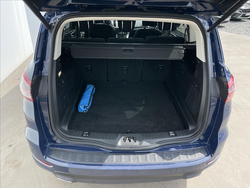 Ford S-MAX 2,0 EcoBlue AWD A8 Titanium TZ - fotka 23 z 23
