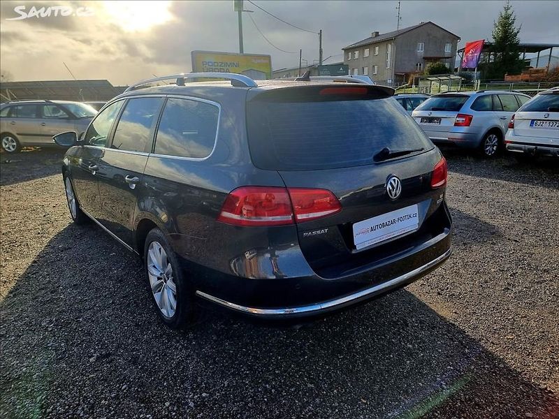 Volkswagen Passat (2012) 1,6 TDi 77KW - fotka 5 z 23