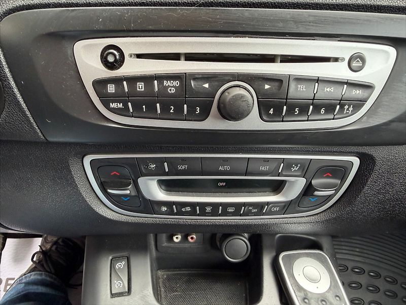 Renault Scénic 1,5 Dci 63kW-SERVISKA - fotka 19 z 23