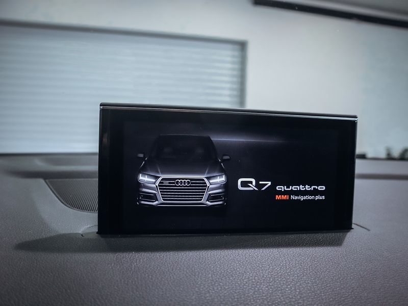 Audi Q7 3.0TDI, Quattro S-line 200kw - fotka 20 z 25