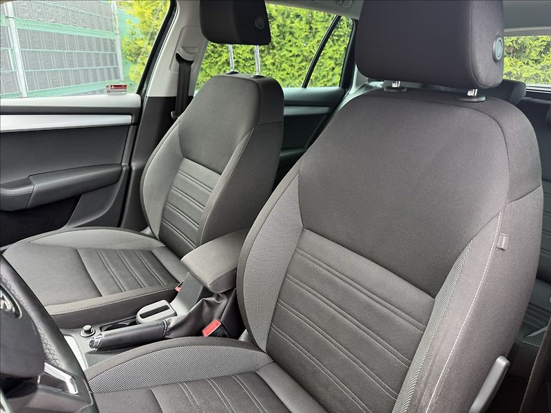 Škoda Octavia III 1.6 TDI Ambition - fotka 12 z 19