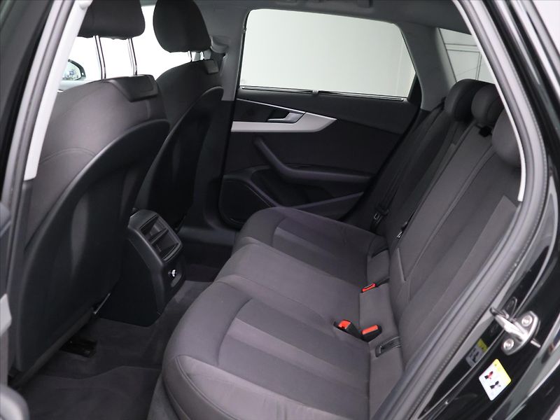 Audi A4 Avant 2,0 TDI 120kW S-tronic - fotka 15 z 39