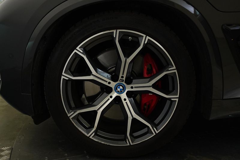 BMW X5 - fotka 10 z 30