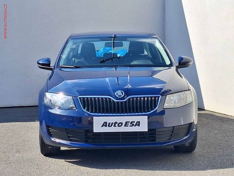 Škoda Octavia (2016) 1.4 TSi, 2.maj,ČR, Active, - fotka 2 z 15