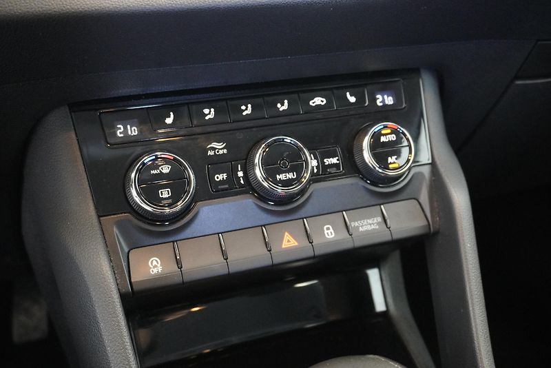 Škoda Karoq 1.6 TDi DSG 7 - fotka 15 z 28