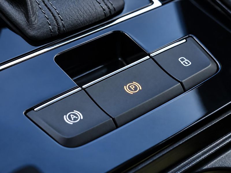 Škoda Superb 2,0 TDI DSG 110kW Style Navi - fotka 39 z 47