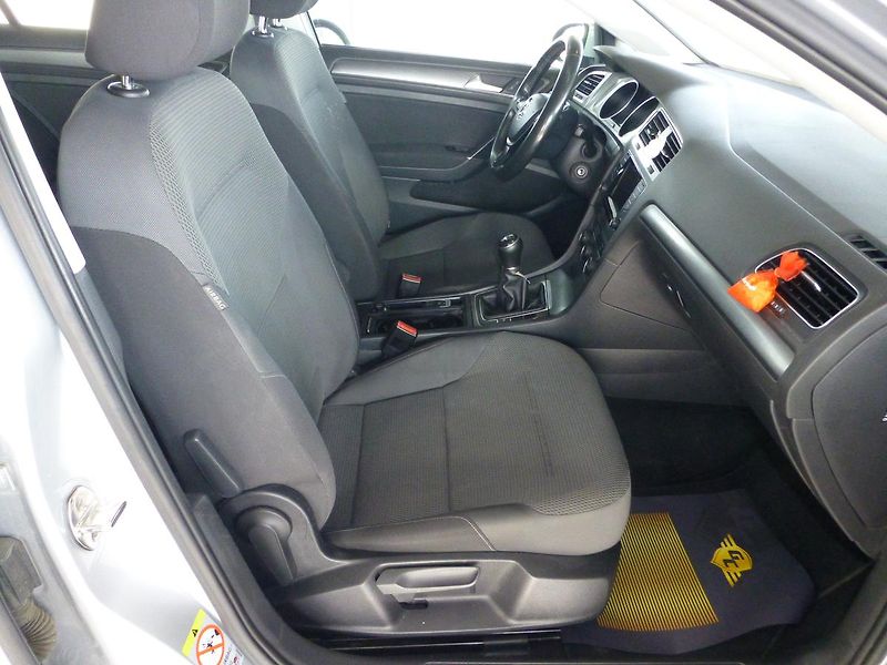 Volkswagen Golf (2013) 1,6TDI*81KW*VYHŘ.SEDADLA* - fotka 19 z 26