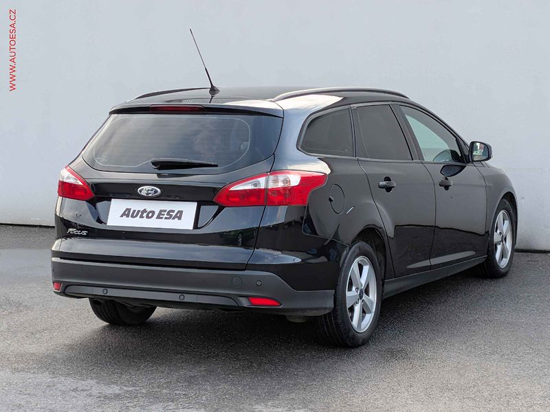 Ford Focus (2012) 1.6TDCi, AC, tempo, park.sist - fotka 4 z 16