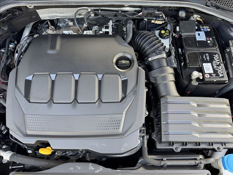 Volkswagen Passat 2,0 TDI DSG ELEGANCE 1.maj. ČR - fotka 46 z 50