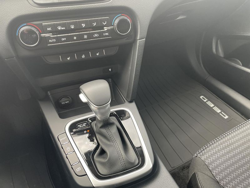 Kia Ceed SW (2025)  TOP+Business