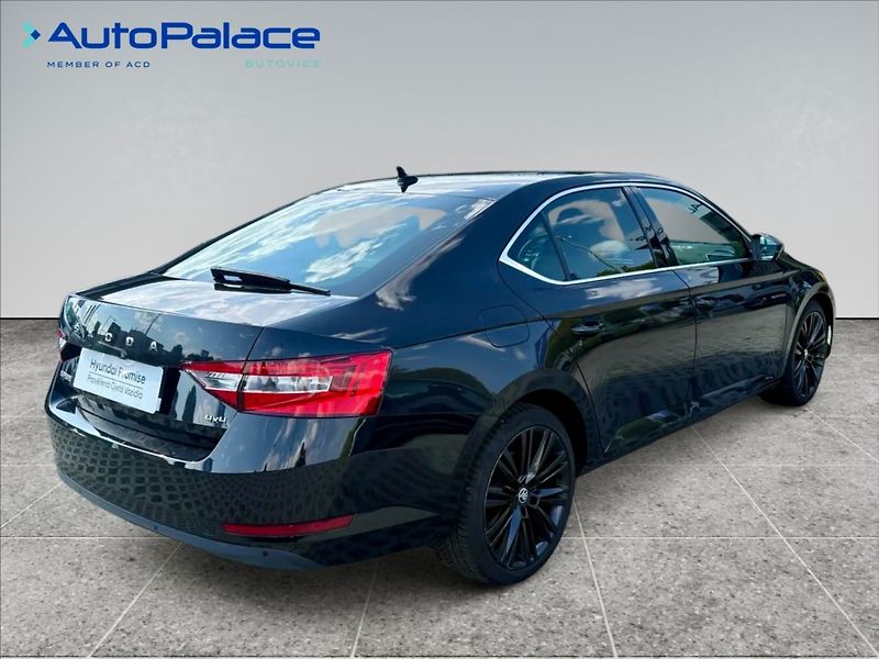 Škoda Superb 2,0 TDI STYLE 4X4 147KW WEBAST - fotka 4 z 13