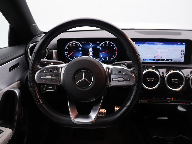 Mercedes-Benz CLA 2,0 250 165kW AMG-paket CZ - fotka 18 z 31