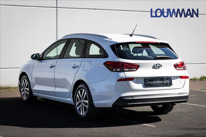Hyundai i30 1,4 T-GDI Trikolor - fotka 20 z 21