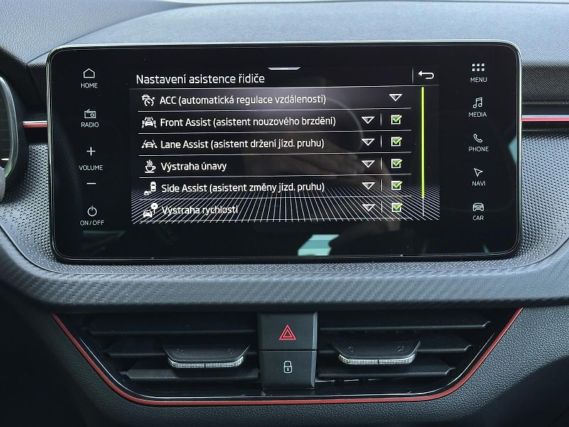 Škoda Kamiq 1.5TSi DSG Monte Carlo 150PS M - fotka 32 z 47