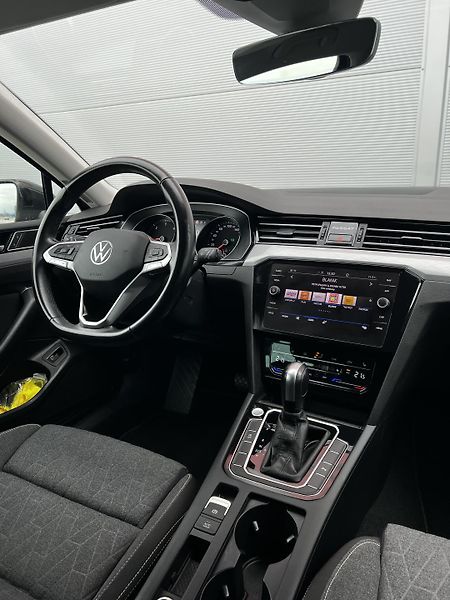 Volkswagen Passat 2.0TDI DSG 110kW Business DPH - fotka 9 z 24