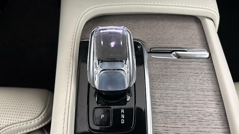 Volvo XC90 2.0 B5 AUT AWD Inscription - fotka 27 z 33