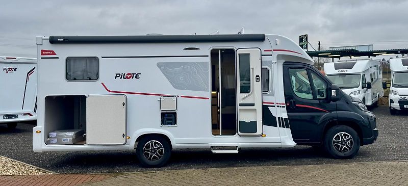 Pilote (2026) P720FGJ Sélection - fotka 7 z 34