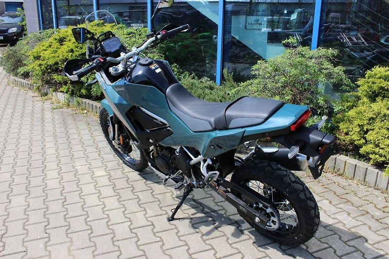 Kawasaki KLE 500 (2026) SE NOVINKA 2026 - fotka 7 z 9