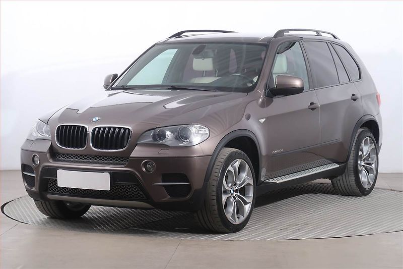 BMW X5 (2013) xDrive30d, 4X4, Automat - fotka 2 z 26