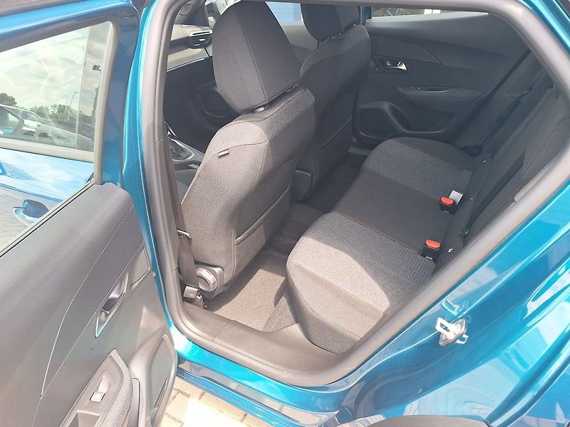 Peugeot 2008 (2026) STYLE TURBO 100 M6 - fotka 10 z 17