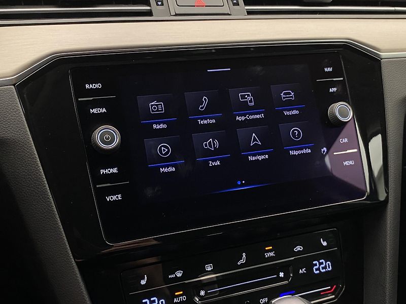Volkswagen Passat VARIANT 2.0TDI DSG R-LINE CZ - fotka 48 z 55
