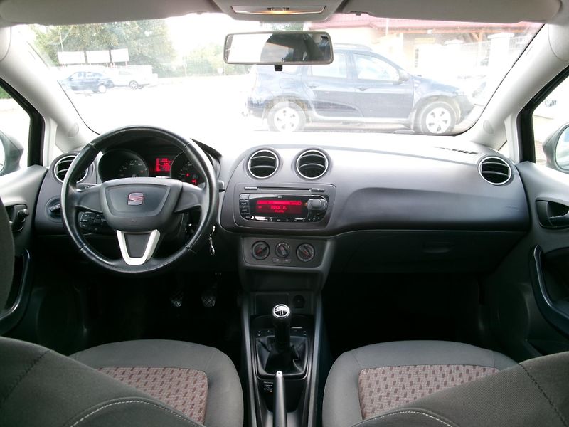 Seat Ibiza (2009) 1,4 16V KLIMA - fotka 12 z 27