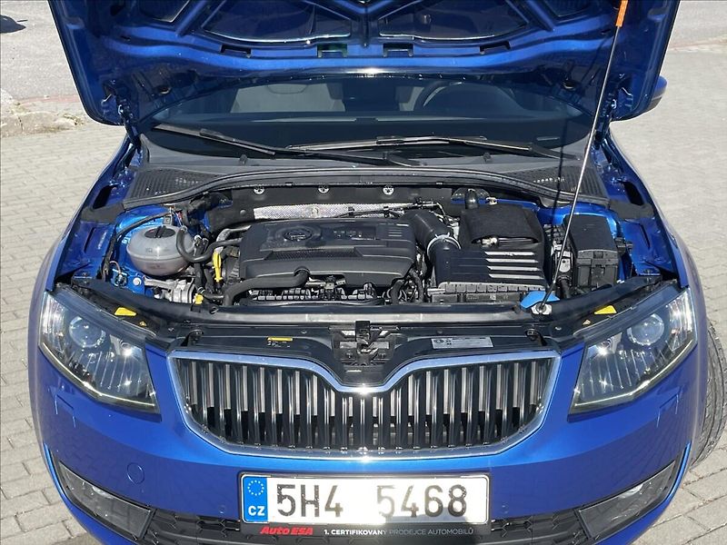 Škoda Octavia 1,8 i 132kw DSG Style Xenon LE - fotka 21 z 35