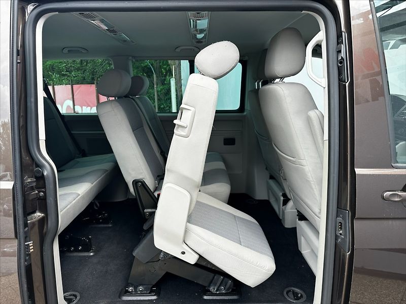 Volkswagen Caravelle 2.0TDI 110kW DSG - fotka 14 z 38