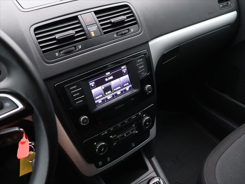 Škoda Yeti 1,2 TSI 81kW Ambition Klima CZ - fotka 18 z 29