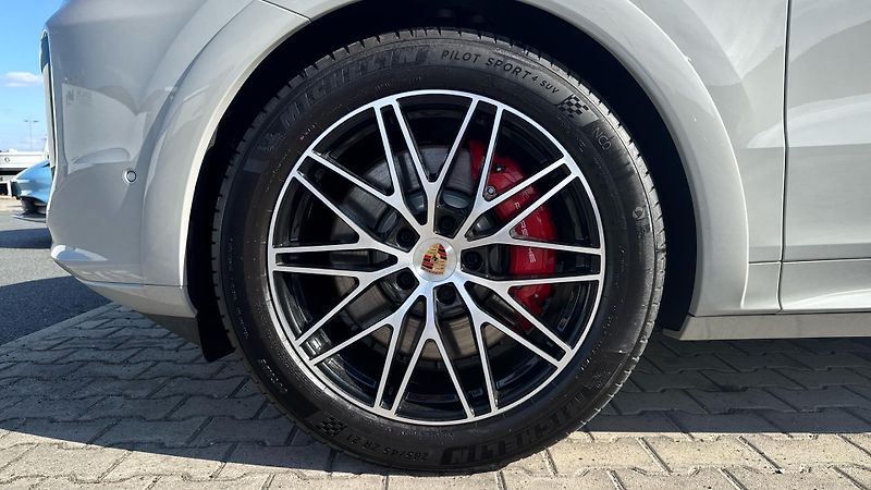 Porsche Cayenne S - fotka 9 z 30