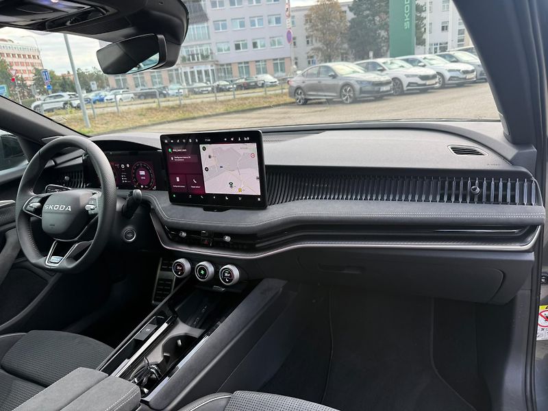 Škoda Superb iV Sportline 1,5TSI 150kw DSG - fotka 11 z 28