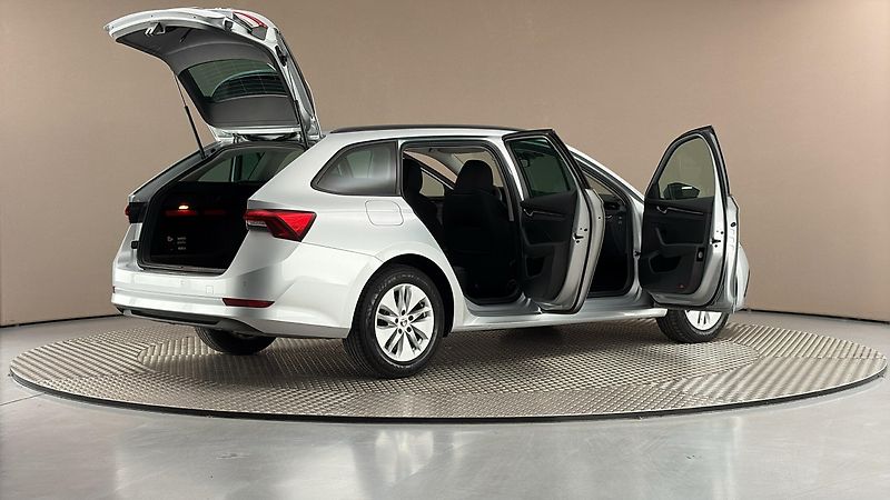 Škoda Octavia 2.0 TDI Ambition Combi - fotka 6 z 24