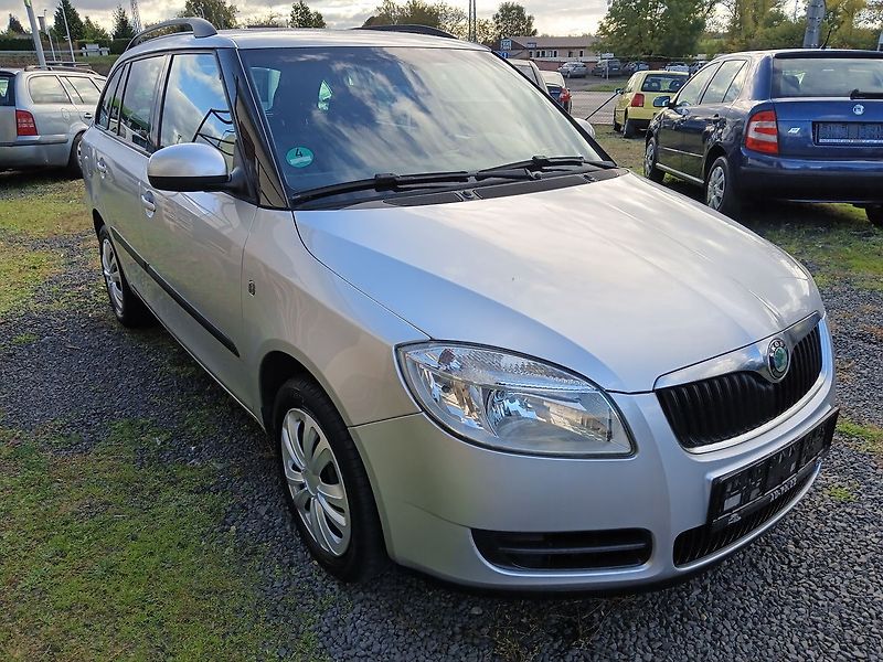 Škoda Fabia 1.6 Combi Ambiente - fotka 7 z 33