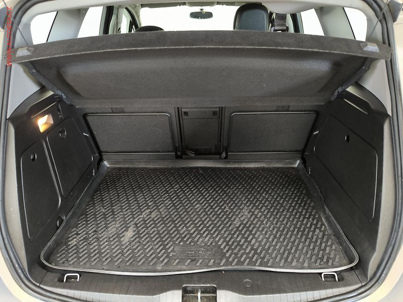 Opel Meriva (2010) 1.7 CDTi, AC, výhřev sed - fotka 7 z 17