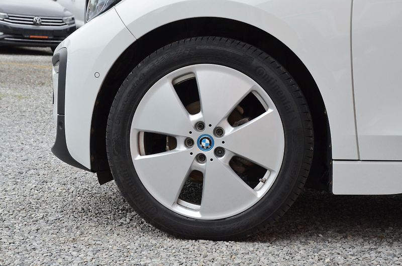 BMW i3 (2022) 120Ah // REZERVOVÁNO // - fotka 7 z 36