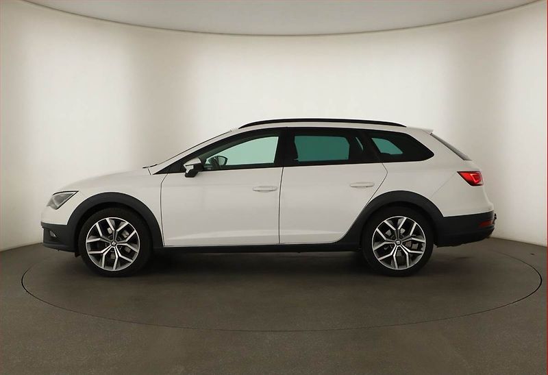 Seat Leon (2016) 2.0 TDI, 4X4, Automat, Kůže - fotka 3 z 18