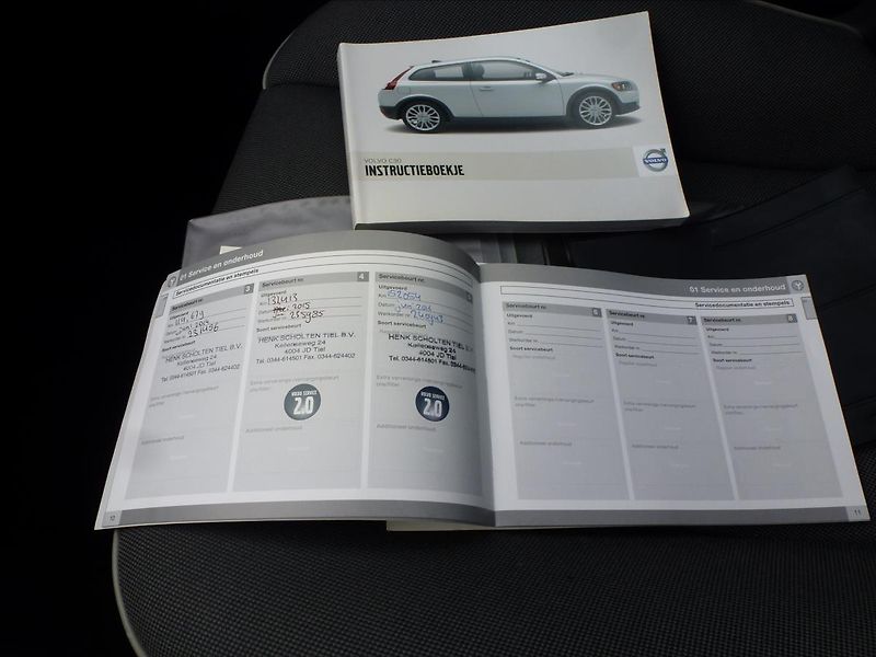 Volvo C30 2,0 i 16V Titanium Grey - fotka 46 z 62