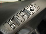 Volkswagen Tiguan (2010) 2.0 TDi 4x4, Sport&Style, TZ - náhled 17